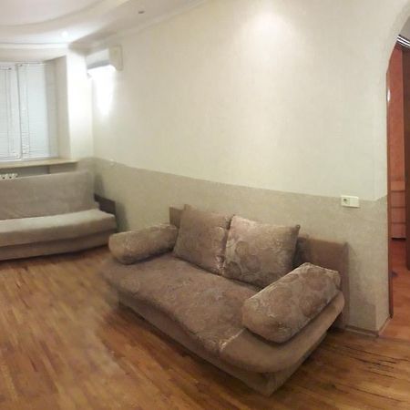 Appartment Near M. 23 Serpnya Харков Екстериор снимка